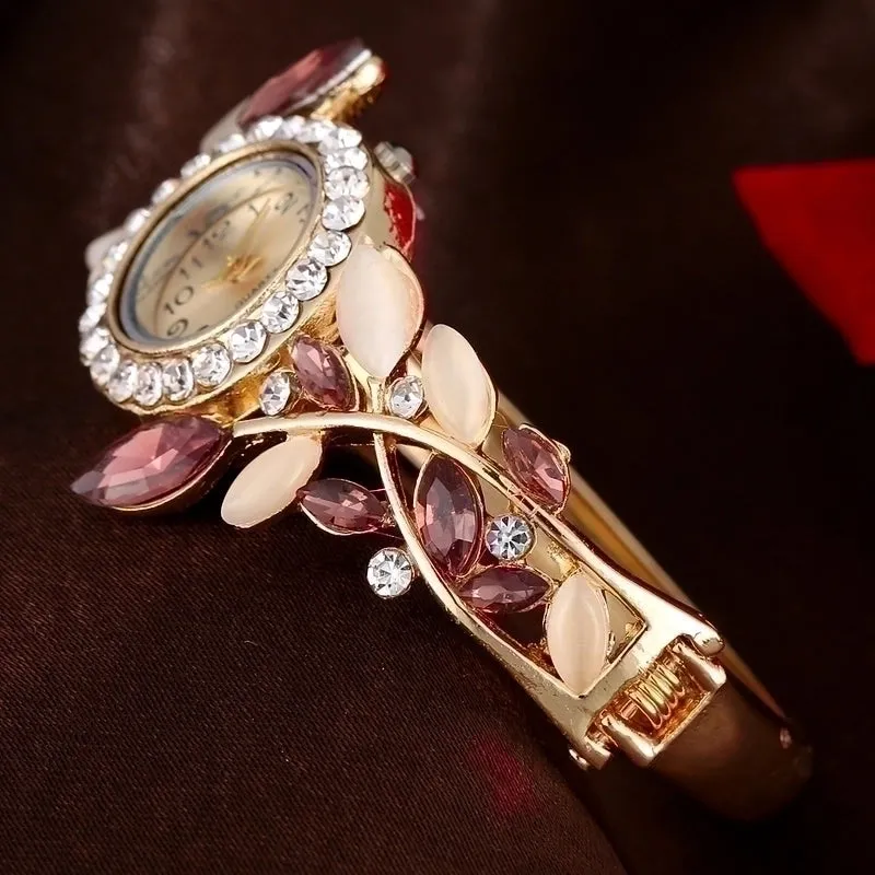 Elegant Leaf Buckle Quartz Women's Watches