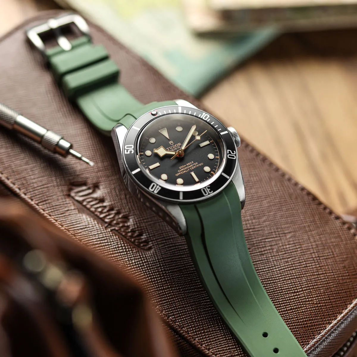 WatchGecko 41mm Tudor Black Bay Style Rubber Watch Strap -  Green